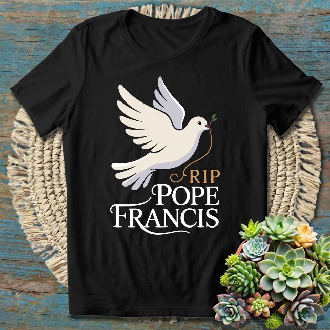 RIP Pope Francis - ett arv från Kärlek och fred T Shirt (Skapare uppladdad)