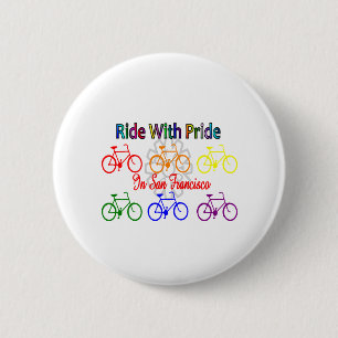 ritt med pride SF--Glad lesbisk cyklist Knapp