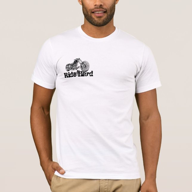 Ritten ber hårt mer hård t-shirt (Framsida)