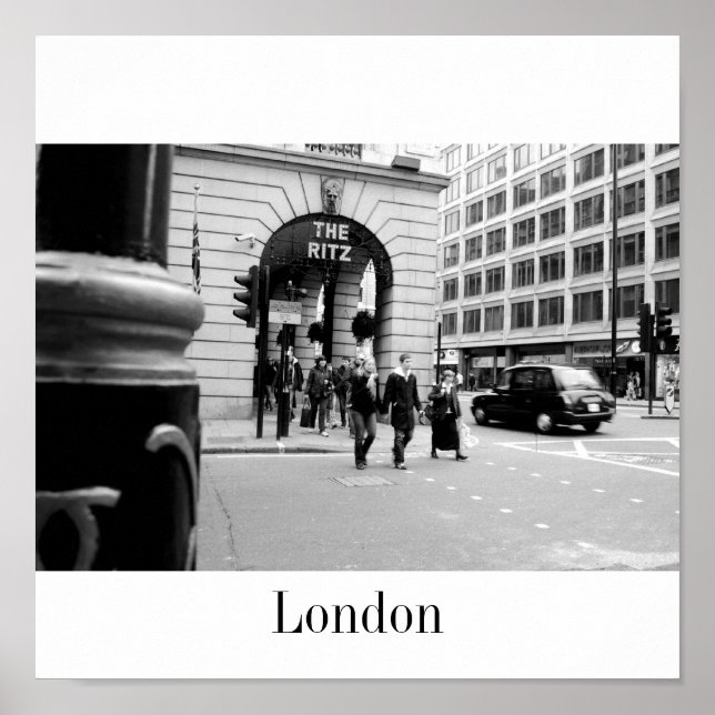 Ritz Hotel London Poster (Framsidan)