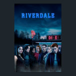Riverdale Outside Pop-Middagen Poster<br><div class="desc">Riverdale | Arkiv och gäng utanför Pop's Middag på natten.</div>