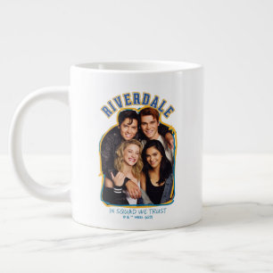Riverdale - på torget litar vi på jumbo mugg