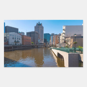 Riverfront från kilbourn street i milwaukee rektangulärt klistermärke