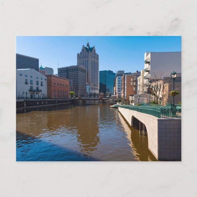 Riverfront från kilbourn street i milwaukee vykort (Framsida)