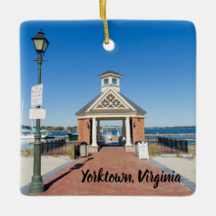 Riverpromenad i Yorktown Virginia Julgransprydnad Keramik