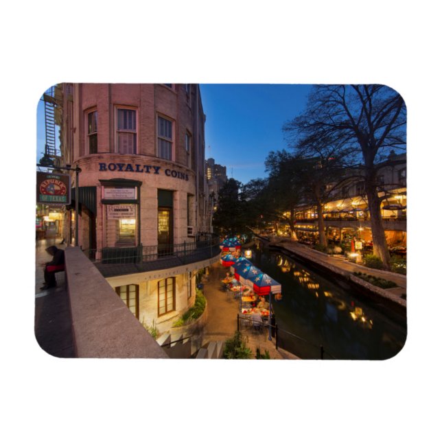 Riverpromenaden på Dusk i San Antonio 2, centrala  Magnet (Horisontell)