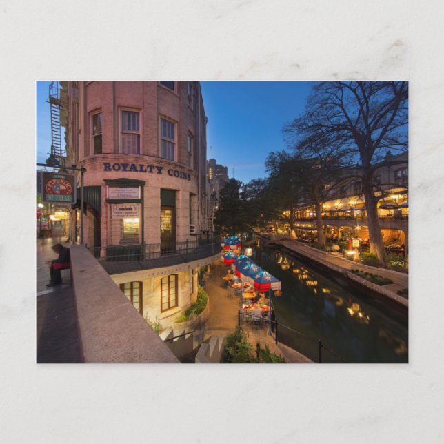 Riverpromenaden på Dusk i San Antonio 2, centrala  Vykort (Framsida)