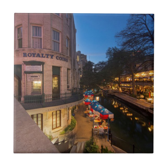 Riverwalken vid Dusk i San Antonio 2 Kakelplatta (Framsidan)