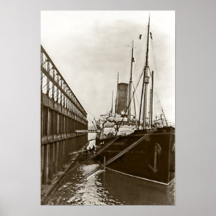 RMS Carpathia på New York Poster