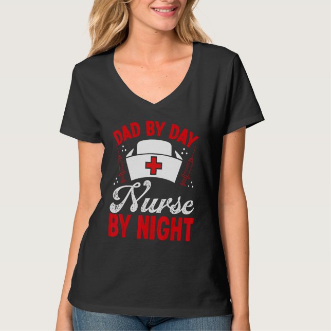 RN CNA Appreciation Nursing Dad Night Shift Nurse  T Shirt (Framsida)