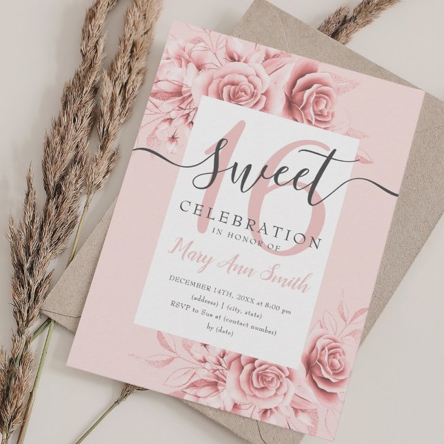 Ro Guld Blommigt & Glitter Sweet 16-skriptRosa Inbjudningar (Rose Gold Floral & Glitter Sweet 16 Script Pink Invitation)