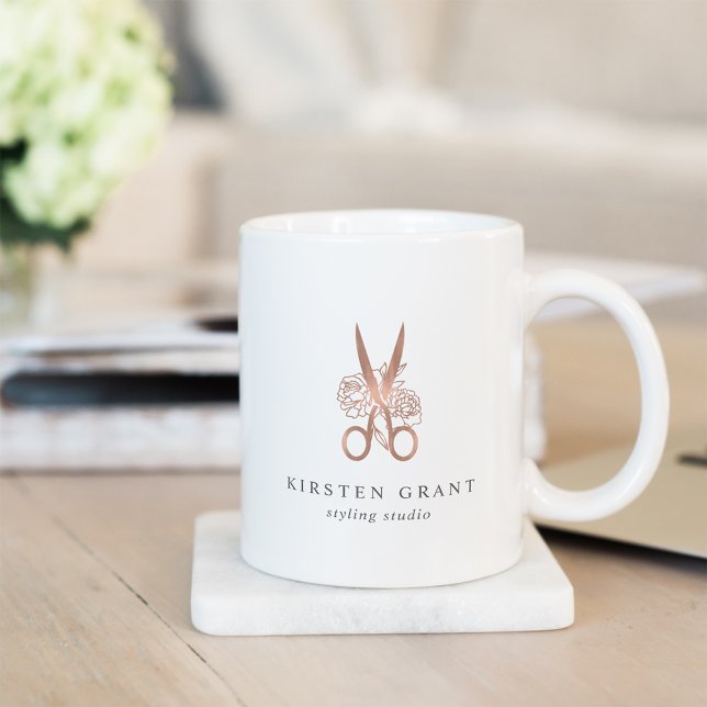 Ro Guld Blommigt Scissor Salon Logotyp Kaffemugg (Skapare uppladdad)