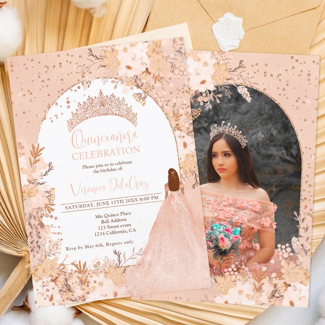 Ro guld,  blommigt, tiara princess Quinceanera Inbjudningar (Skapare uppladdad)