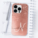 Ro Guld Brushed Metall Glitter Monogram Namn<br><div class="desc">Anpassa enkelt den här chicen i trendig med -fodral som har söt ro guld-mousserande glitter på en borstad metallbakgrund från ro guld.</div>