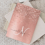 Ro Guld Brushed Metall Glitter Monogram Namn iPad Mini Skydd<br><div class="desc">Anpassa chic ipad cover-konstruktionen i trendig enkelt med söt ro-mousserande glitter på en guld-borstad metallbakgrund i ro.</div>