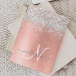Ro Guld Brushed Metall Glitter Monogram Namn iPad Mini Skydd<br><div class="desc">Det är enkelt att anpassa utformningen av trendiget chic ipad cover med gnistrande glitter i söt silver på en borstad metallbakgrund i ro guld.</div>