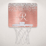Ro Guld Brushed Metall Glitter Monogram Namn Mini-Basketkorg<br><div class="desc">Anpassa enkelt chicen mini basketball ring i trendig med söt silver mousserande glitter på en borstad metallbakgrund från ro guld.</div>