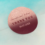 Ro guld faux glitter burgundy ombre Tack Runt Klistermärke<br><div class="desc">Ett modernt,  originellt och enkelt faux ro glitter bröllop tack på en fullkomligt anpassade burgundy färg. Perfekt för chic,  elegant tema bröllop</div>