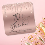 Ro Guld Glitter 70:e Födelsedagsfesten Underlägg Papper Kvadrat<br><div class="desc">Chic underlägg för sin 70:e födelsedagsfest med "70 & Fabulous" i ett kalligrafiskt skript,  en ro guld faux foil bakgrund och ro guld faux glitter. Perfekt för bord-dekanter att gästerna kan ta hem som en förmån för souvenir-partiet.</div>