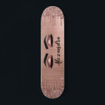 Ro Guld Glitter Gnistra Eyelash Monogram Namn Mini Skateboard Bräda 18,5 Cm<br><div class="desc">Ro Faux Foil Metallic Gnistra Glitter Brushed Metall Monogram Namn och initial Eyelash (Lash),  Eyelash Extensions och Ögon  Guld Skateboard. Det gör perfekten söt 16-årsjubileum,  bröllop,  möhippa,  årsdag,  babydusch eller bachelorette-festgåva till någon som dekorerar hennes rum i trendiget coola stil.</div>
