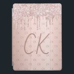Ro guld glitter monogram initialer rosa lyx i iPad pro skydd<br><div class="desc">Anpassa och lägg till ditt monogram brev,  initialer. Monogrammet initialer som mönster i bakgrunden. Ett giftigt och feminin ro guld,  rosa övertoningsbakgrund färg. Dekorerad med ro guld och rosa faux glitter droppar,  färgdroppstift. Ro guld färgad brev.</div>