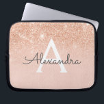 Ro Guld Glitter och Gnistra Monogram Laptop Fodral<br><div class="desc">Glam Ro Guld Ombre Faux Glitter och Gnistra Modern och Elegant Monogram Fodral. Fodral kan anpassas så att det omfattar ditt första och första namn.</div>