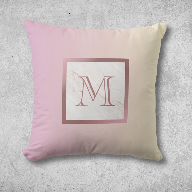 Ro Guld Marble Monogram Rosa Ombre Kudde (Skapare uppladdad)