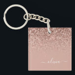 Ro Guld  Rosa Glitter Script Monogram Girly<br><div class="desc">Nyckelkedjan Ro Guld  Rosa Faux Foil Gnistra Glitter Script Monogram Namn. Det gör perfekten söt 16-årsjubileum,  bröllop,  möhippa,  årsdag,  babydusch eller bachelorette-fest för någon som glam lyxen och chic stilar i kärlek.</div>