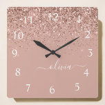 Ro Guld  Rosa Glitter Script Monogram Girly Fyrkantig Klocka<br><div class="desc">Ro Guld -  Rosa Gnistra Glitter Skript Monogram Namn Clock. Det gör perfekten söt 16-årsjubileum,  bröllop,  möhippa,  årsdag,  babydusch eller bachelorette-fest för någon som glam lyxen och chic stilar i kärlek.</div>