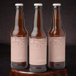 Ro Guld  Rosa Glitter Script Monogram Girly Ölflaska Etikett<br><div class="desc">Ro Guld  Rosa Gnistra  Glitter Skriver Monogram Namn Beer Flaska-etikett för . Det gör perfekten söt 16-årsjubileum,  bröllop,  möhippa,  årsdag,  babydusch eller bachelorette-fest för någon som glam lyxen och chic stilar i kärlek.</div>