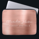 Ro Guld -  Rosa Metallic Monogram Business<br><div class="desc">Modern Ro Guld -  Rosa Girly Makup and Hair Beauty Salon Faux Metallic Stainless Elegant Monogram Promotional Laptop Bag eller Sleeve Promotional (reklam) Fodral. Den här affärsdatorn för professionell i klass fodral kan anpassas så att den omfattar ditt monogrammade skript namnteckning namn och befattningsyrke eller befattning.</div>
