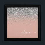 Ro Guld  Rosa Silver Glitter Monogram Minnesask<br><div class="desc">Ro Guld -  Rosa och Silver Gnistra Glitter manuset Monogram Namn judiska Keepsakbox. Det gör perfekt studenten,  födelsedag,  bröllop,  möhippa,  årsdag,  babydusch eller bachelorette-fest till någon som glam lyx och chic stilar.</div>
