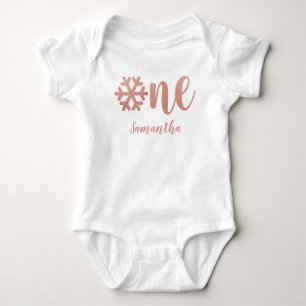 Ro Guld Snowflake Winter First Birthday för flicka T Shirt