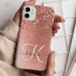 Ro Guld Söt Girly Silver Glitter Sparkly Fodral<br><div class="desc">Anpassa enkelt den här chicen i trendig med -fodral som har söt ro guld mousserande faux glitter på en borstad metallbakgrund i ro guld.</div>