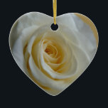 Ro Ornament Romantic Vit ros Dekoration<br><div class="desc">Romantic Ro Ornaments Helgdag Classic Dekorations Bevackra Romantic-julen ger Hanukkah Neutralt Helgdag Dekorations Keepsakes & Gifts for Friend Family Manar Women Kids Home & Office Original Ro Nondenominational Snyggt Art Helgdag Holiday Greetings jul/Hanukkkah Cards & Nonsecular Dekoration Gifts design av Kim Hunter. Se www.kimhunter.ca för många fler Onlineer för kort...</div>