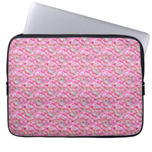 Ro petals on laptop fodral