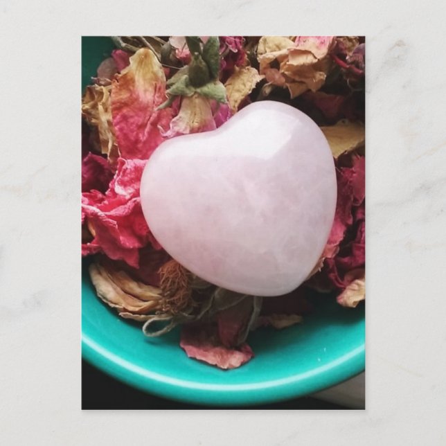 Ro Quartz Heart i en Bed of Ro Petals Vykort (Framsida)