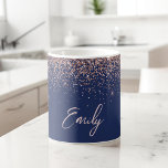 RO -  ROSA GLITTER GNISTRA KAFFEMUGG<br><div class="desc">Brygga blått och Ro Guld -  Rosa Gnistra Glitter Brushed Metall Monogram Namn och första kaffet Kopp eller Mugg eller. Det gör perfekten söt 16-årsjubileum,  bröllop,  möhippa,  årsdag,  babydusch eller bachelorette-fest för någon som glam lyxen och chic stilar i kärlek.</div>