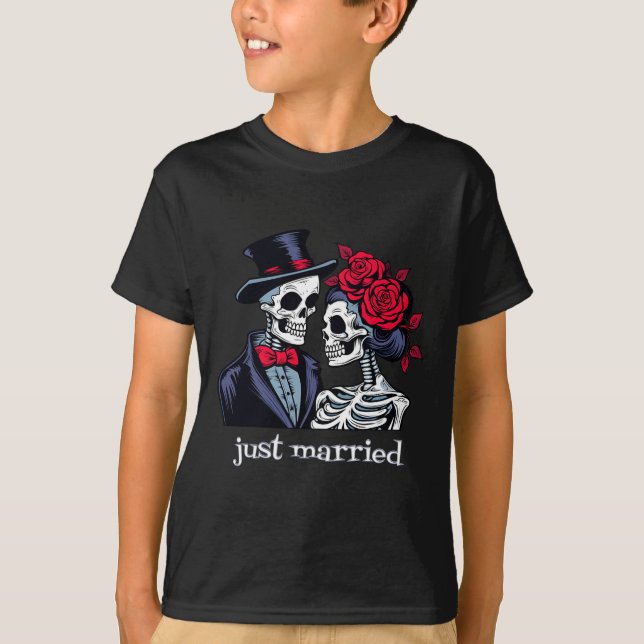 Ro Skeleton Bride and Groom Skeleton Halloween T Shirt (Framsida)