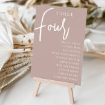 Ro Taupe Hand Scripted Bord FOUR   Guest Namn Bordsnummer<br><div class="desc">Enkla kort för bordsnummer och chic i jordtonston ro taupe och vit gör en elegant påstående vid bröllop eller vid en händelse. Design innehåller "bord [nummer]" i en ögonetsblandning av klassisk serif och handskrivet skript, med enskild gäst namn under. Utformningen upprepas på båda sidor. Individuellt numrerade kort som säljs separat....</div>