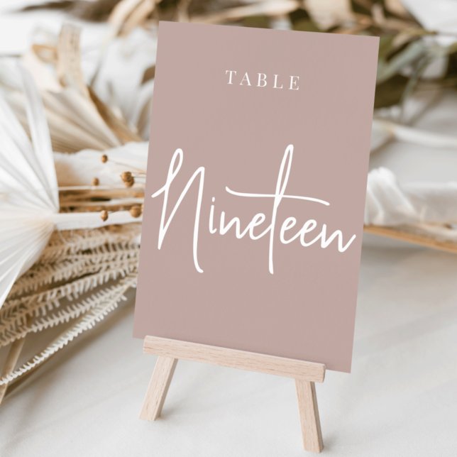 Ro Taupe Hand Scripted Bord NINETEEN Bordsnummer (Skapare uppladdad)