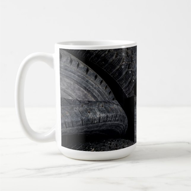 Roadtrips för bilkörning av gamla däck Black Kaffemugg (Vänster)