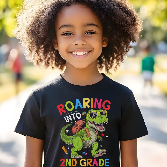 Roaring into 2nd Grade Dinosaur – Cool Back School T Shirt (Skapare uppladdad)