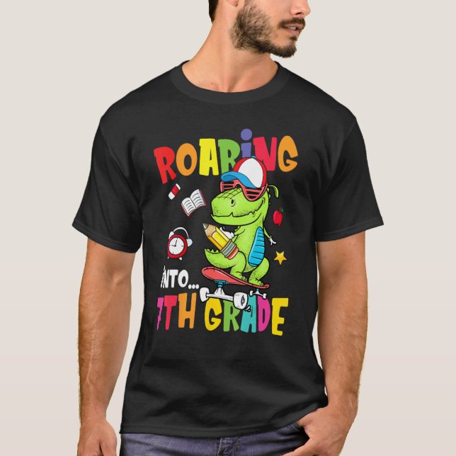 Roaring Into 7th Grade Dinosaur Boys Kids Back To  T Shirt (Framsida)