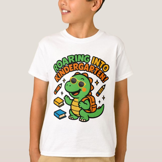 Roaring Into Kindergarten Dinosaur T-Shirt (Framsida)