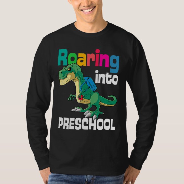 Roaring Into Preschool Dinosaur Teacher Pre K Back T Shirt (Framsida)