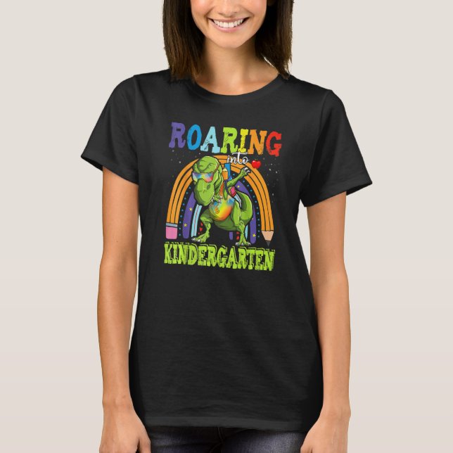 Roaring Kindergarten Dinosaur Rex Back to school T Shirt (Framsida)
