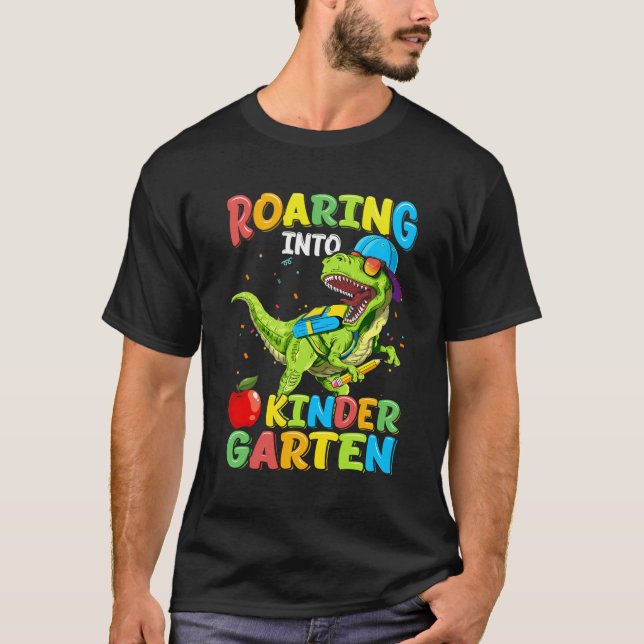 Roaring Kindergarten Dinosaur T Rex Back to school Shirt (Framsida)