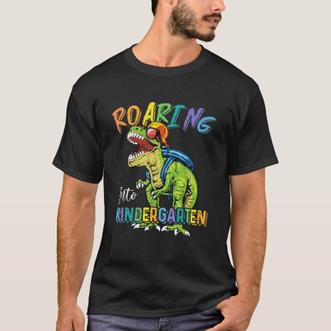 Roaring Kindergarten Dinosaur T Rex Back to school Shirt (Framsida)