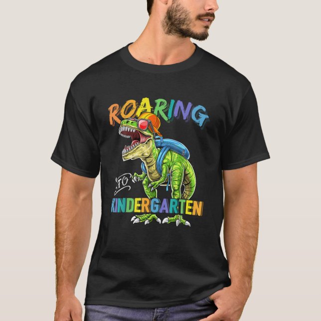 Roaring Kindergarten Dinosaur T Rex Back to school Shirt (Framsida)